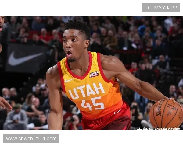 约翰·加扎利首回合TKO击败贾马里 重返胜利行列展现强大实力